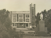 Дворец Труда, в котором с 1948 по 1953 гг. размещалась областная библиотека