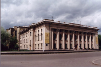 Здание библиотеки. 1999 г.