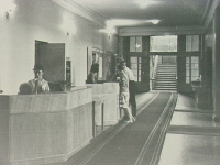 Фойе второго этажа главного здания библиотеки (1960-е гг.)
