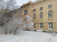 Здание библиотеки, зима 2019 г.