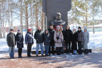 Специалисты главной библиотеки Кузбасса приняли участие в автопробеге «Знай наших!» в деревню Листвянка Тисульского района Кемеровской области – Кузбасса. 15.04.2023 г.