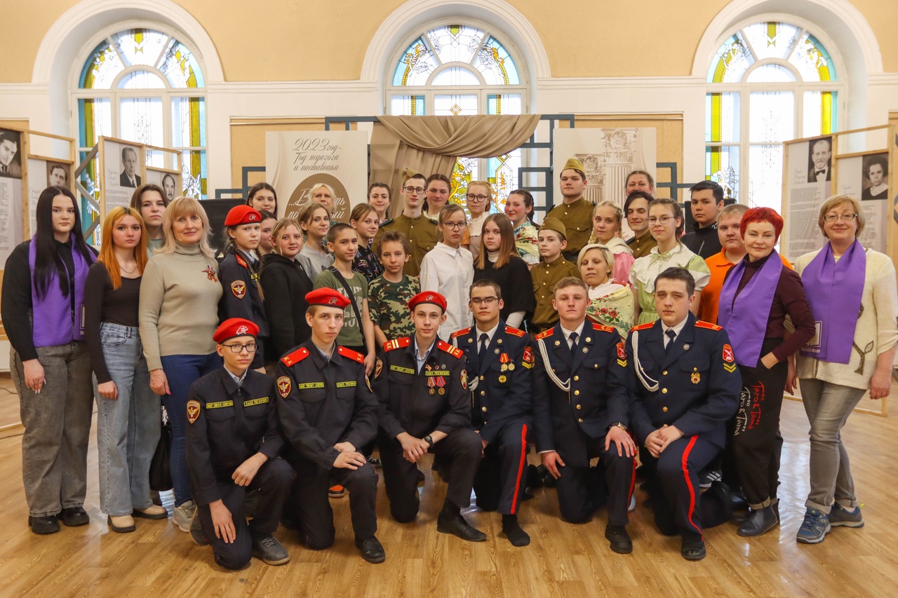 В Витражном зале библиотеки прошёл концерт, посвящённый культуре Кузбасса  во время Великой отечественной войны — Государственная научная библиотека  Кузбасса им. В.Д.Федорова